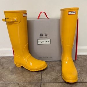 Tall Hunter Rain Boots in Yellow. New in Box.